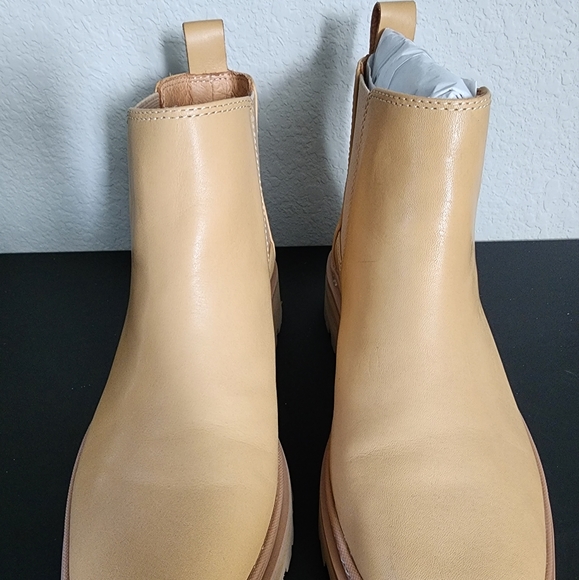 Madewell NWOT camel Chelsea boot - Picture 4 of 7